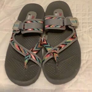 Multicolor Chevron Strap Sandals Sketchers